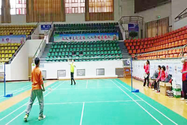 图为比赛现场.jpg 图为比赛现场.jpg