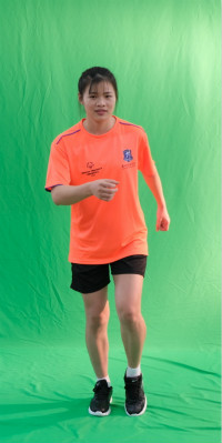 动作二:原地小步跑.jpg 动作二:原地小步跑.jpg