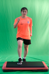 动作三:台阶上上下下3.jpg 动作三:台阶上上下下3.jpg