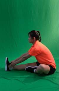 动作九:改进的跨栏拉伸1.jpg 动作九:改进的跨栏拉伸1.jpg